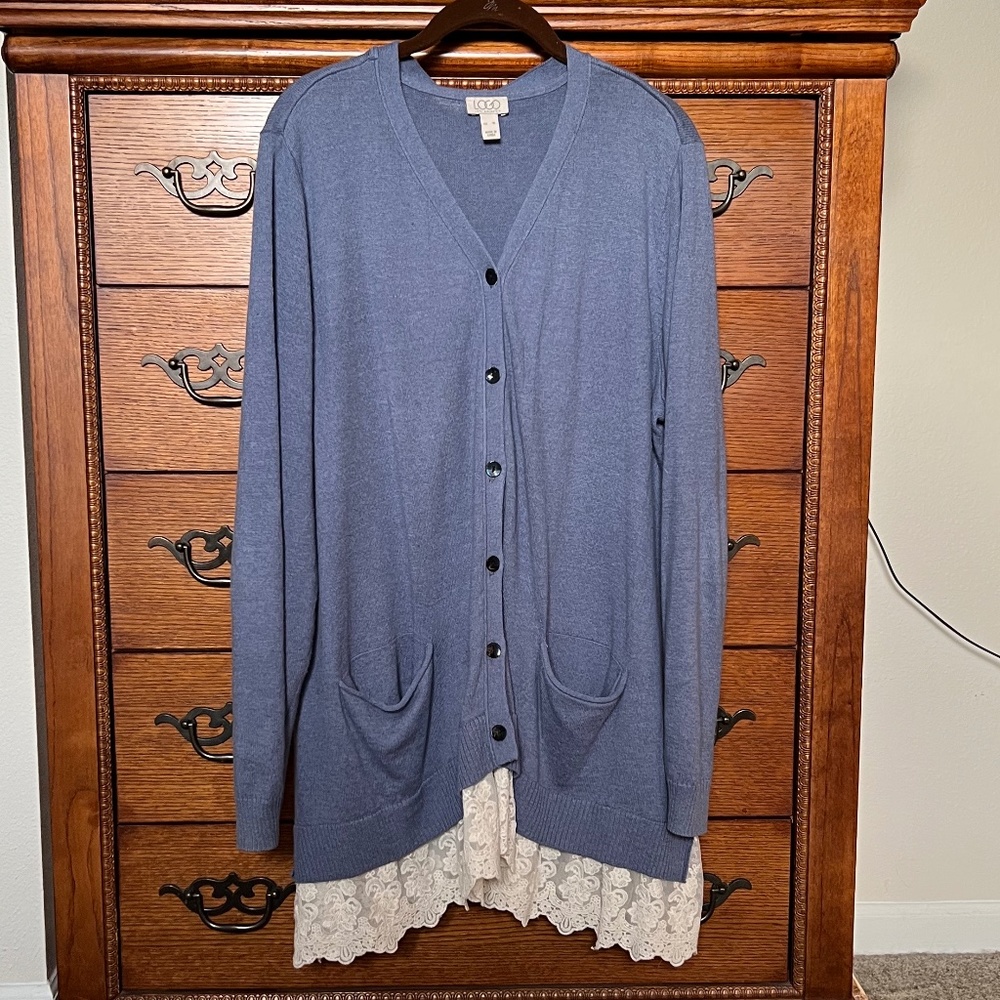 EUC - LOGO by Lori Goldstein Button Front Knit Cardigan with Lace Hem